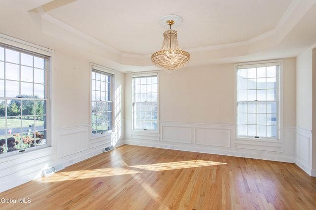 4 Hilander Drive, Colonie, NY 12211