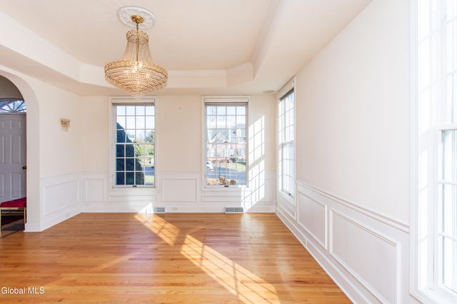 4 Hilander Drive, Colonie, NY 12211