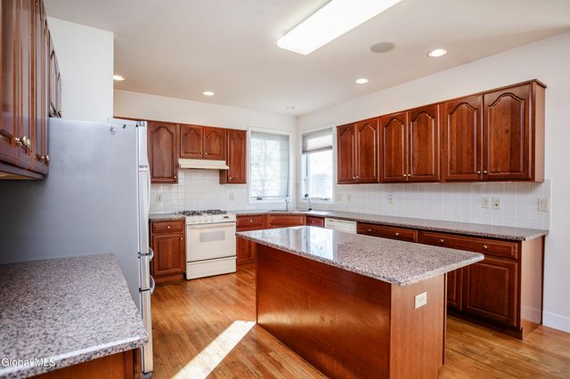 4 Hilander Drive, Colonie, NY 12211