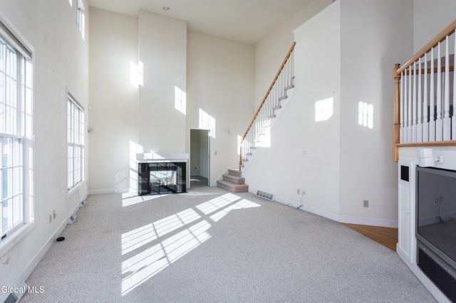 4 Hilander Drive, Colonie, NY 12211