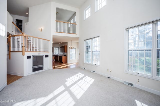 4 Hilander Drive, Colonie, NY 12211