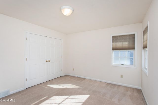 4 Hilander Drive, Colonie, NY 12211