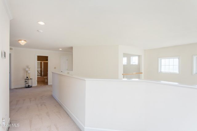 4 Hilander Drive, Colonie, NY 12211