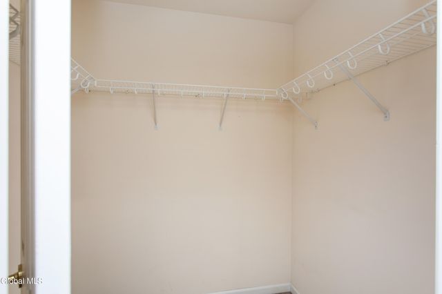 4 Hilander Drive, Colonie, NY 12211