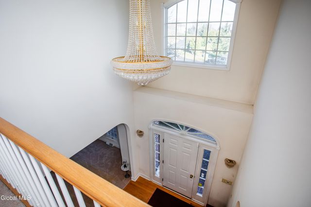 4 Hilander Drive, Colonie, NY 12211