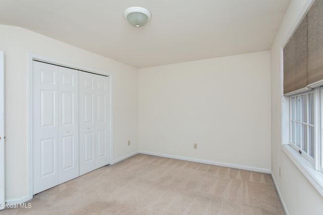 4 Hilander Drive, Colonie, NY 12211