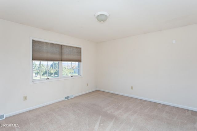 4 Hilander Drive, Colonie, NY 12211