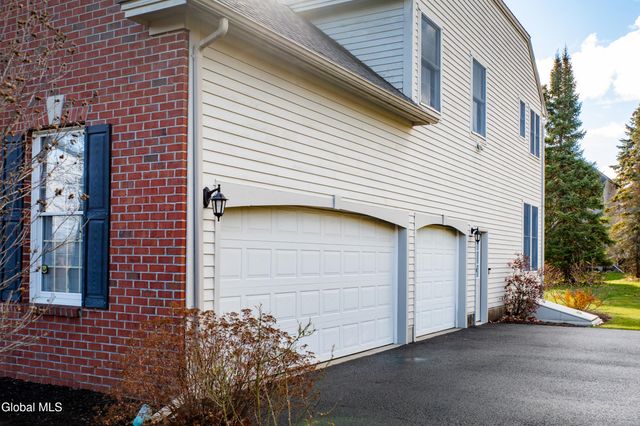 4 Hilander Drive, Colonie, NY 12211