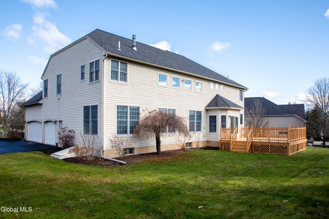 4 Hilander Drive, Colonie, NY 12211