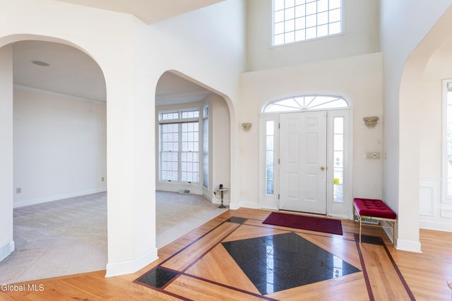 4 Hilander Drive, Colonie, NY 12211