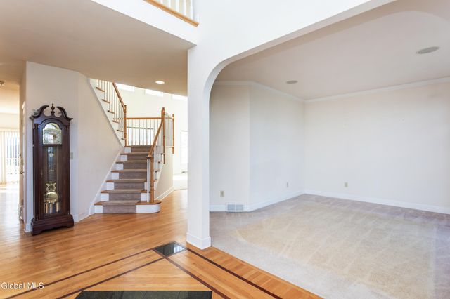 4 Hilander Drive, Colonie, NY 12211