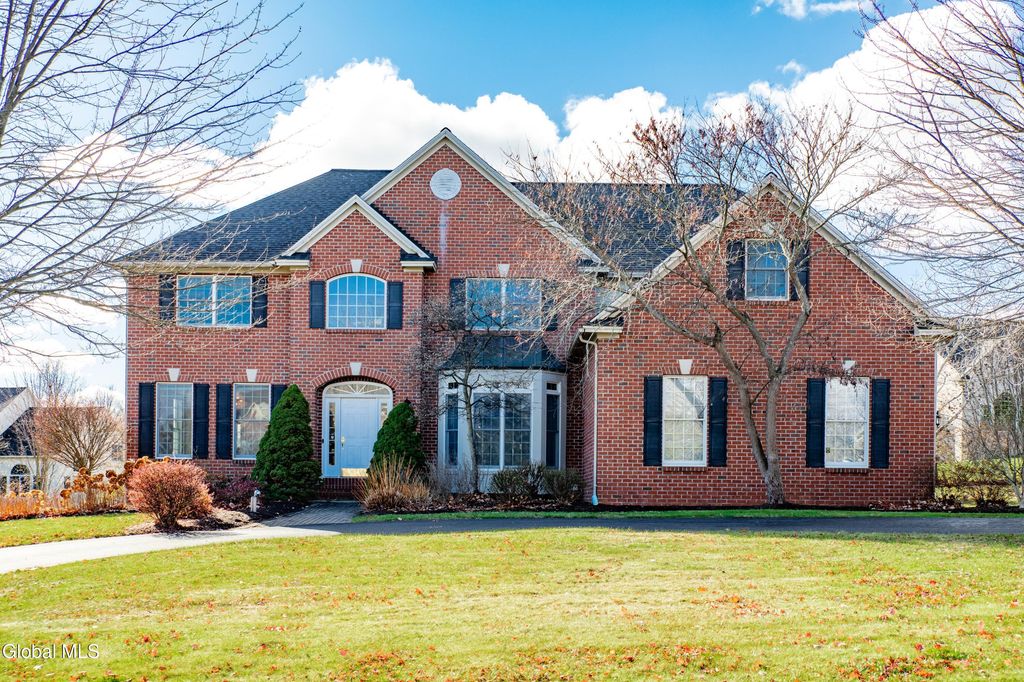 4 Hilander Drive, Colonie, NY 12211