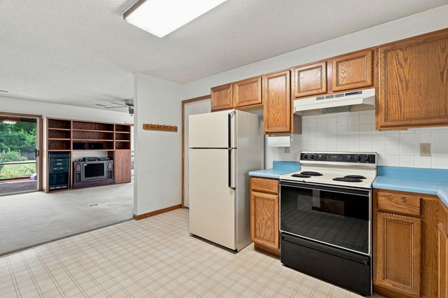 4808 E PRAIRIE CIR, Columbia, MO 65201