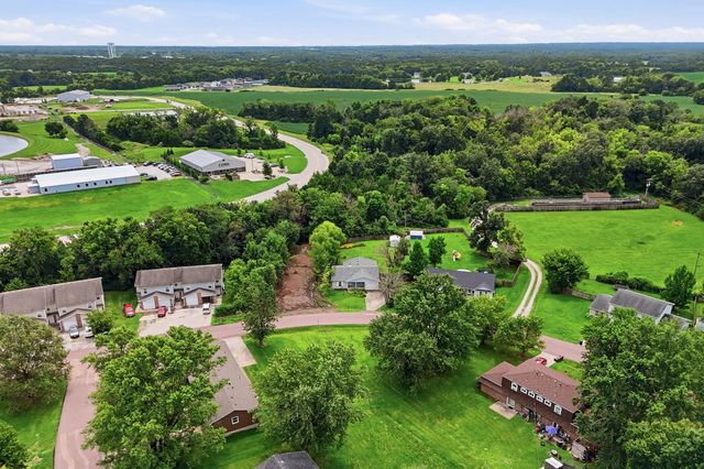 4808 E PRAIRIE CIR, Columbia, MO 65201