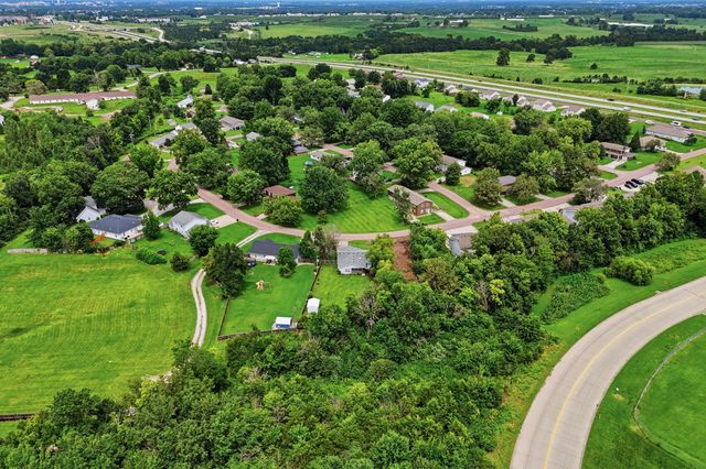 4808 E PRAIRIE CIR, Columbia, MO 65201
