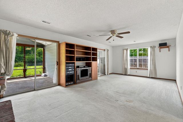4808 E PRAIRIE CIR, Columbia, MO 65201