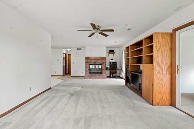 4808 E PRAIRIE CIR, Columbia, MO 65201