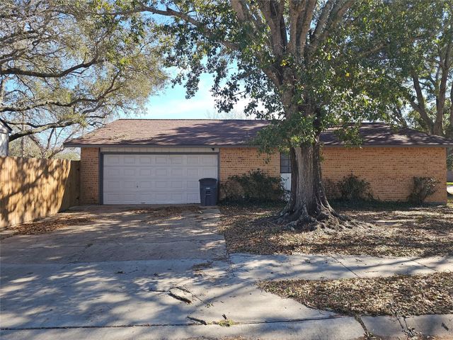 2207 Gontier Drive, Bay City, TX 77414