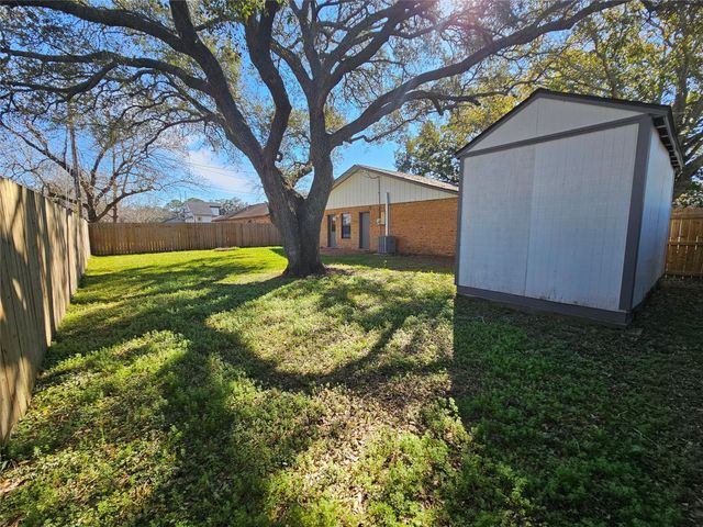 2207 Gontier Drive, Bay City, TX 77414