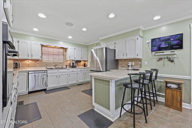 150 Holbrook Ave, Lenoir City, TN 37771