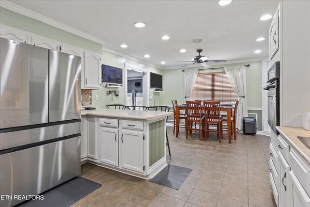 150 Holbrook Ave, Lenoir City, TN 37771