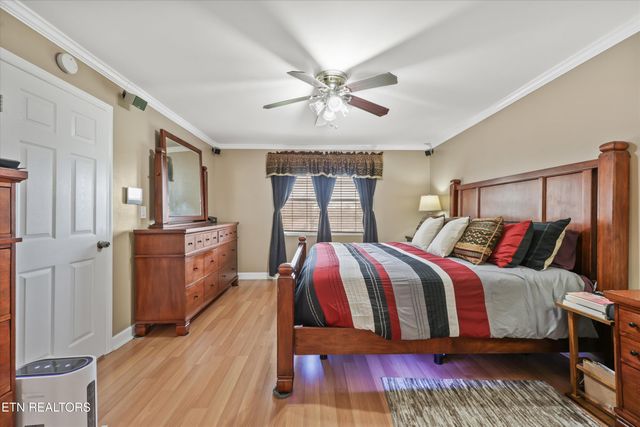 150 Holbrook Ave, Lenoir City, TN 37771