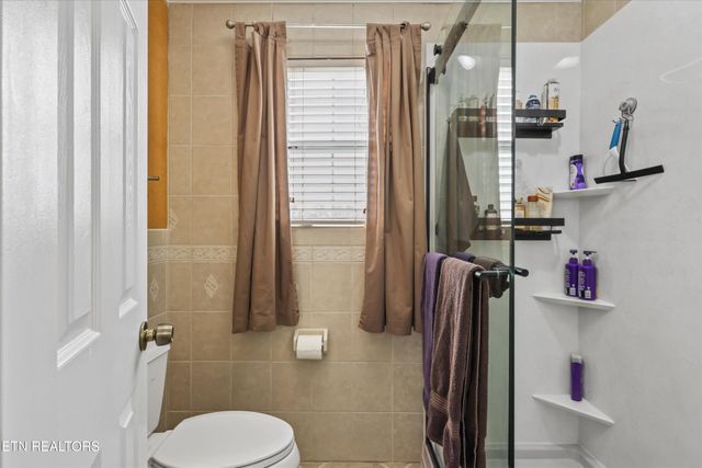 150 Holbrook Ave, Lenoir City, TN 37771