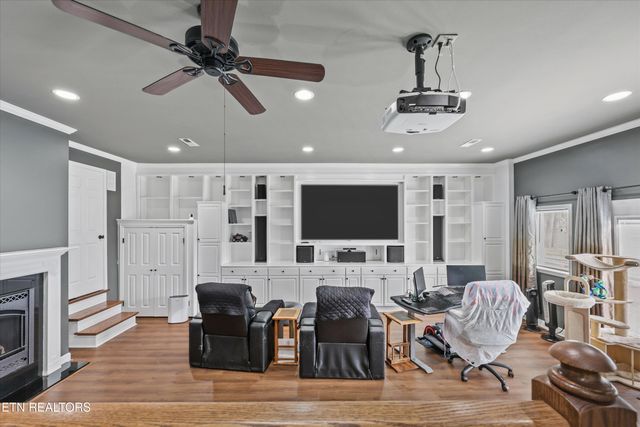 150 Holbrook Ave, Lenoir City, TN 37771