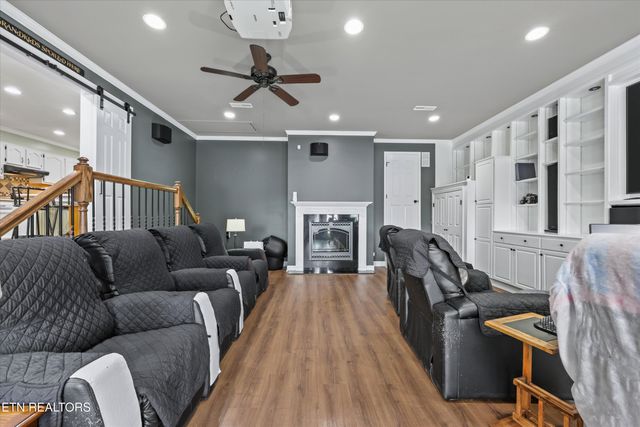 150 Holbrook Ave, Lenoir City, TN 37771