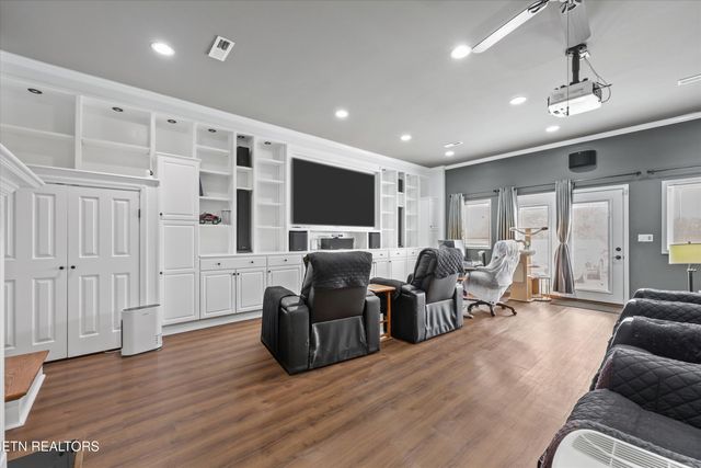 150 Holbrook Ave, Lenoir City, TN 37771