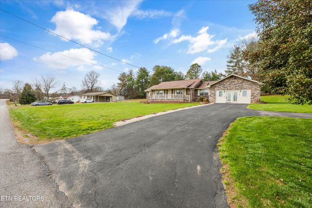 150 Holbrook Ave, Lenoir City, TN 37771