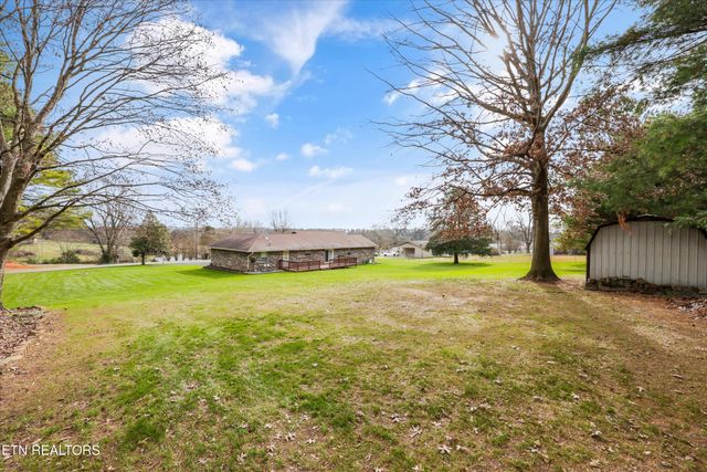 150 Holbrook Ave, Lenoir City, TN 37771