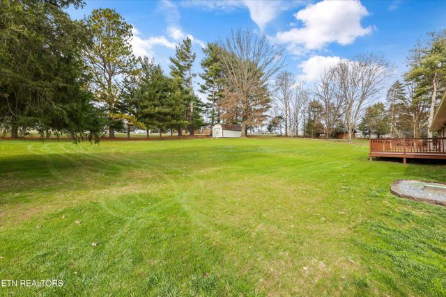 150 Holbrook Ave, Lenoir City, TN 37771