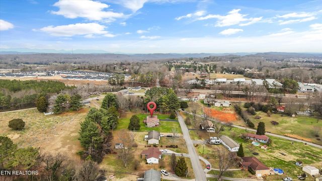 150 Holbrook Ave, Lenoir City, TN 37771