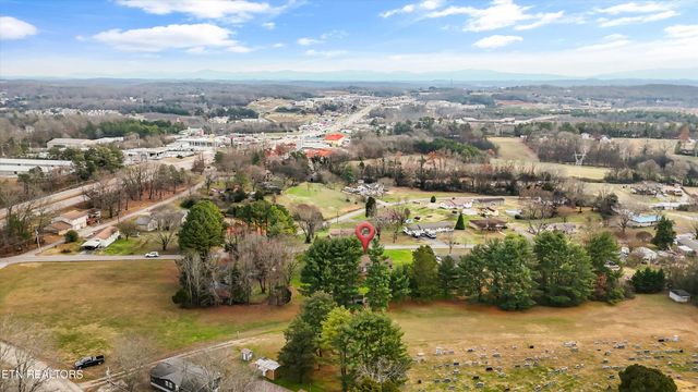 150 Holbrook Ave, Lenoir City, TN 37771