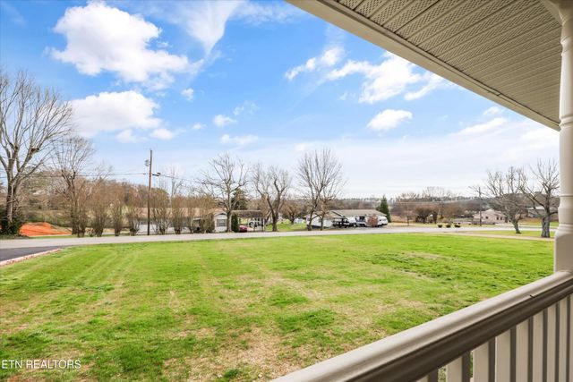 150 Holbrook Ave, Lenoir City, TN 37771