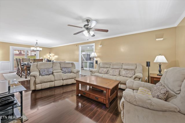 150 Holbrook Ave, Lenoir City, TN 37771