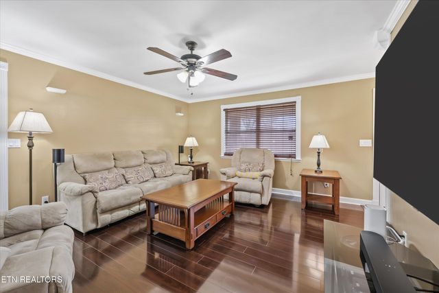 150 Holbrook Ave, Lenoir City, TN 37771