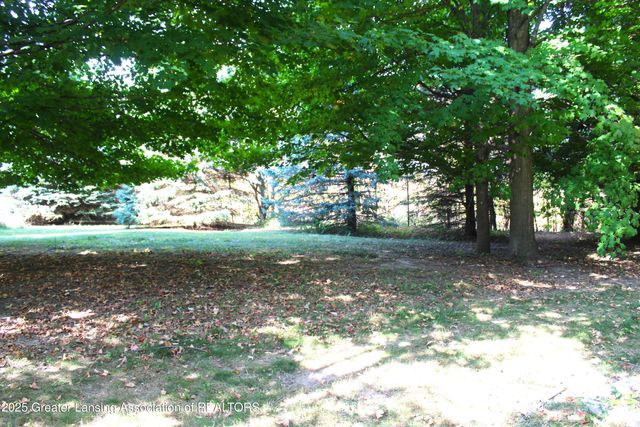 138 Canterbury Drive, Charlotte, MI 48813