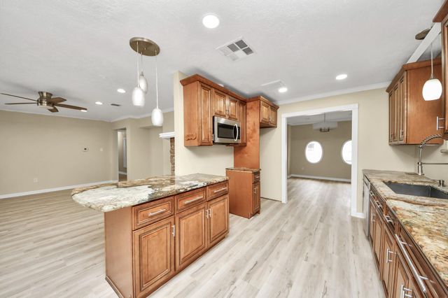 11830 Burlingame Drive, Houston, TX 77099