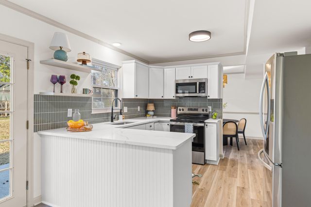 109 Woodthrush Road, Summerville, SC 29485