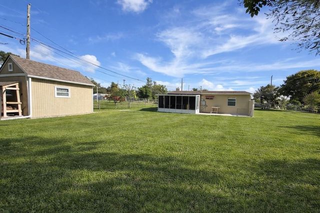 2000 Seminole Boulevard, West Palm Beach, FL 33409