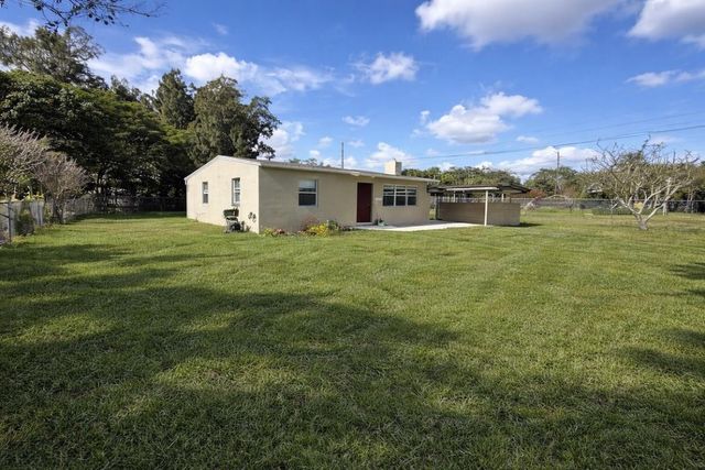 2000 Seminole Boulevard, West Palm Beach, FL 33409