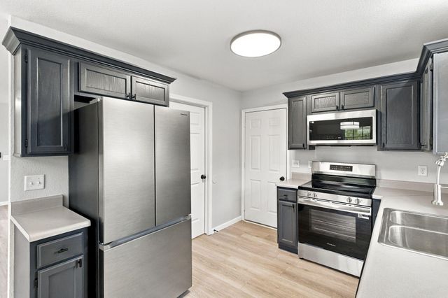 407 Wampler Drive, Clever, MO 65631