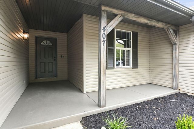 407 Wampler Drive, Clever, MO 65631