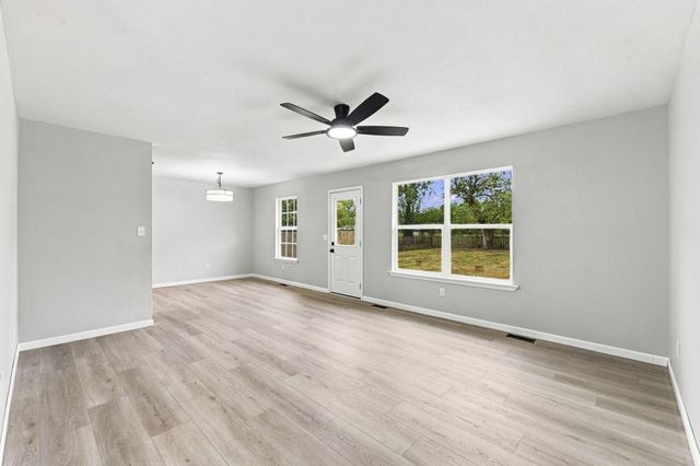 407 Wampler Drive, Clever, MO 65631