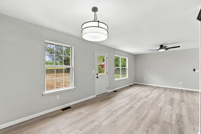 407 Wampler Drive, Clever, MO 65631