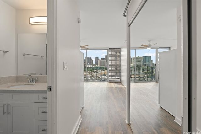 1650 Kanunu Street 1213, Honolulu, HI 96814
