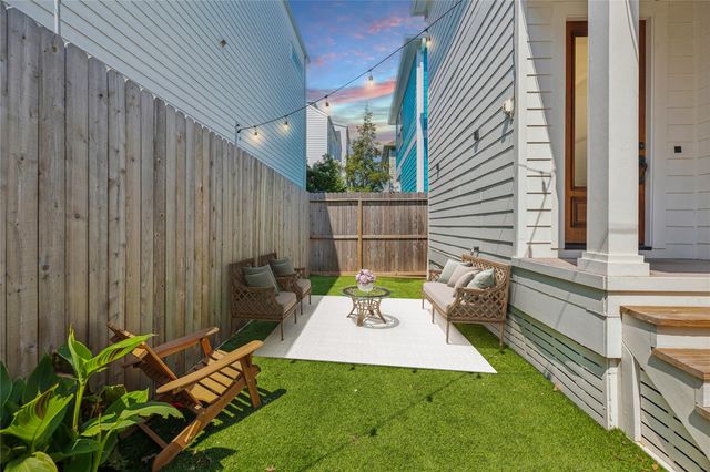 1120 W 18th Street, Houston, TX 77008