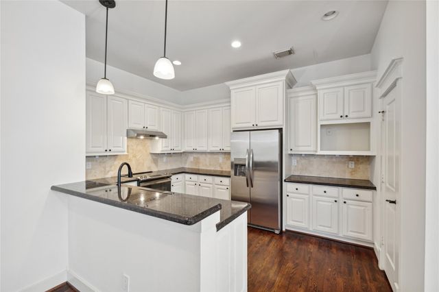 1120 W 18th Street, Houston, TX 77008